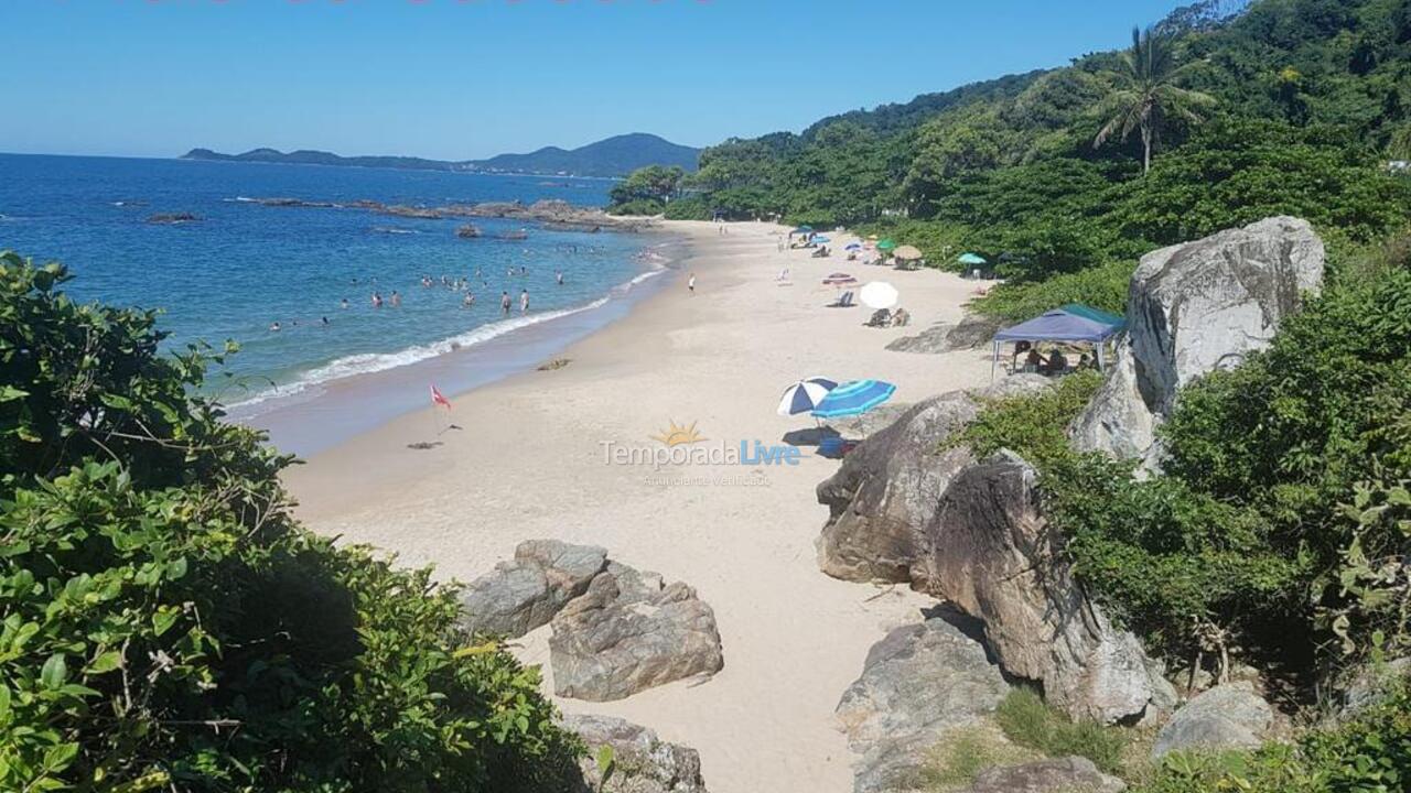 Apartamento para aluguel de temporada em Penha (Centro)