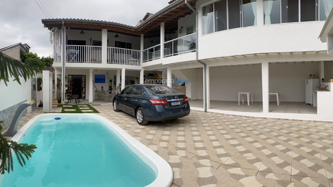 Casa para aluguel de temporada em Ubatuba (Pedreira)