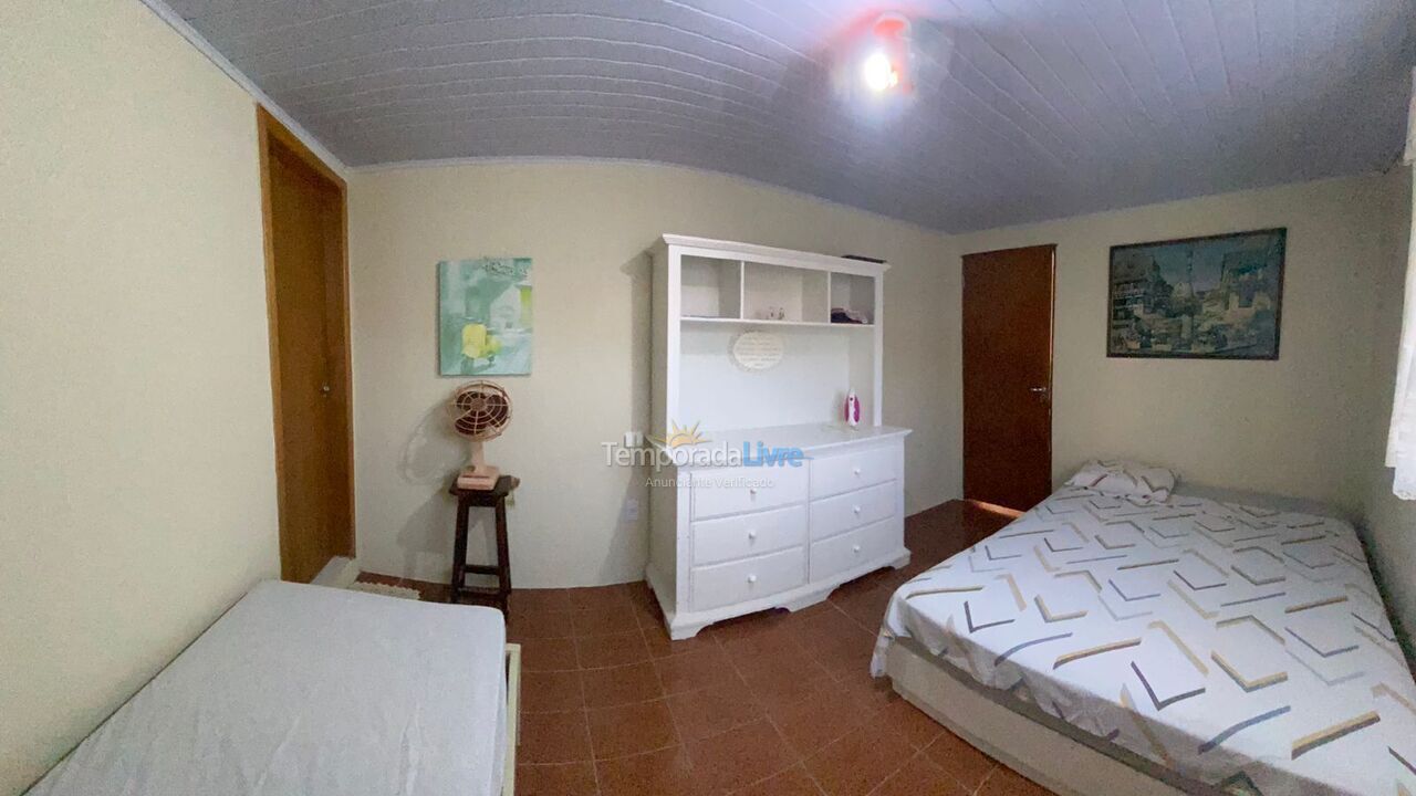 Casa para aluguel de temporada em Ubatuba (Pedreira)