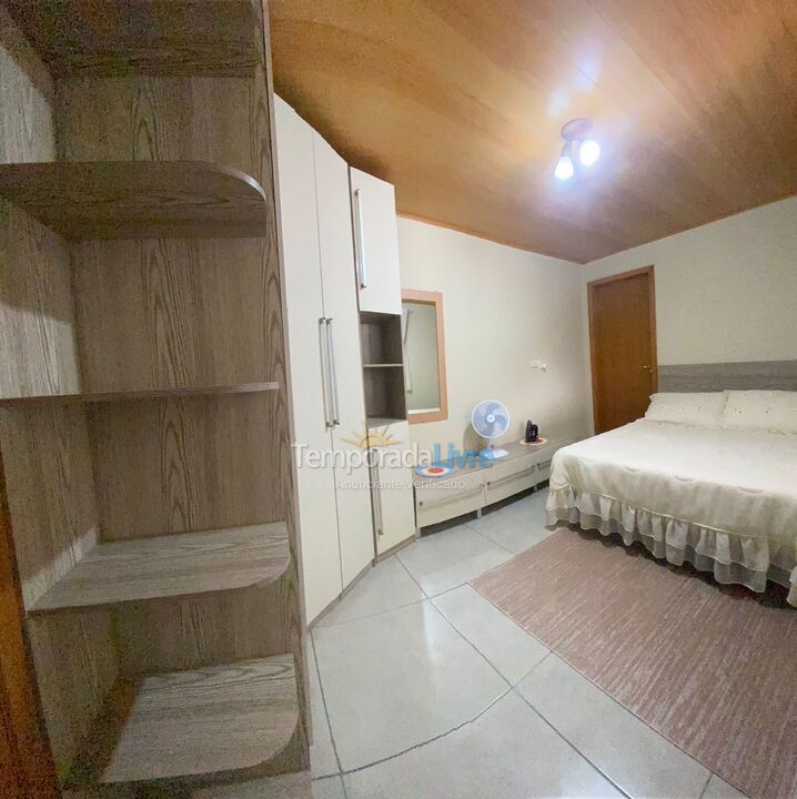 Casa para aluguel de temporada em Ubatuba (Pedreira)