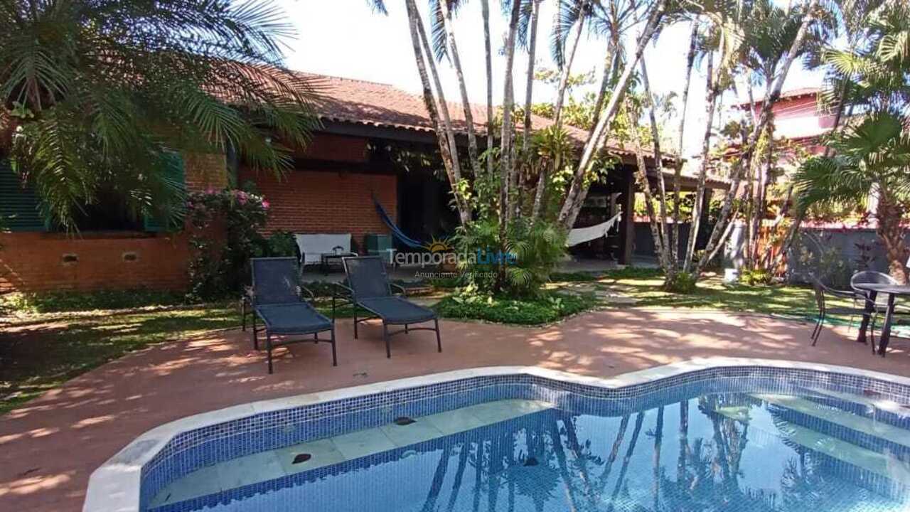 Casa para alquiler de vacaciones em São Sebastião (Praia da Baleia)