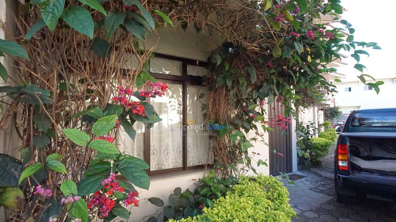 Casa para aluguel de temporada em Florianopolis (Praia dos Ingleses)