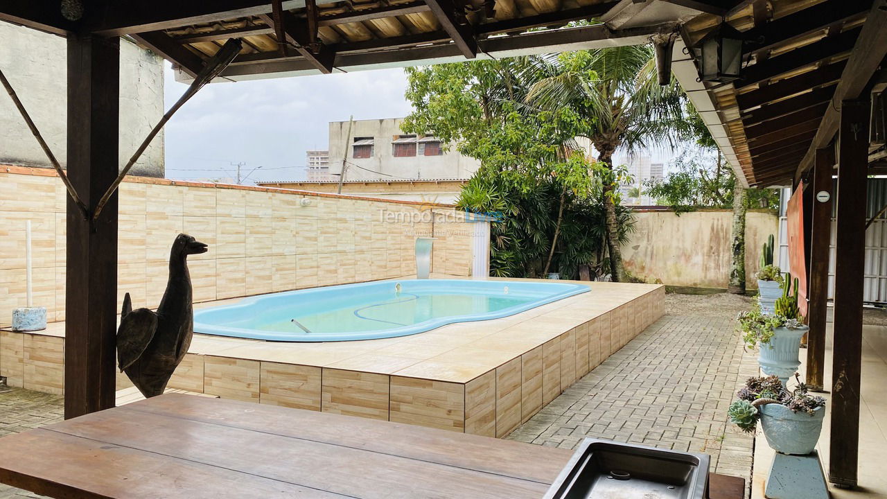 Casa para aluguel de temporada em Porto Belo (Perequê)