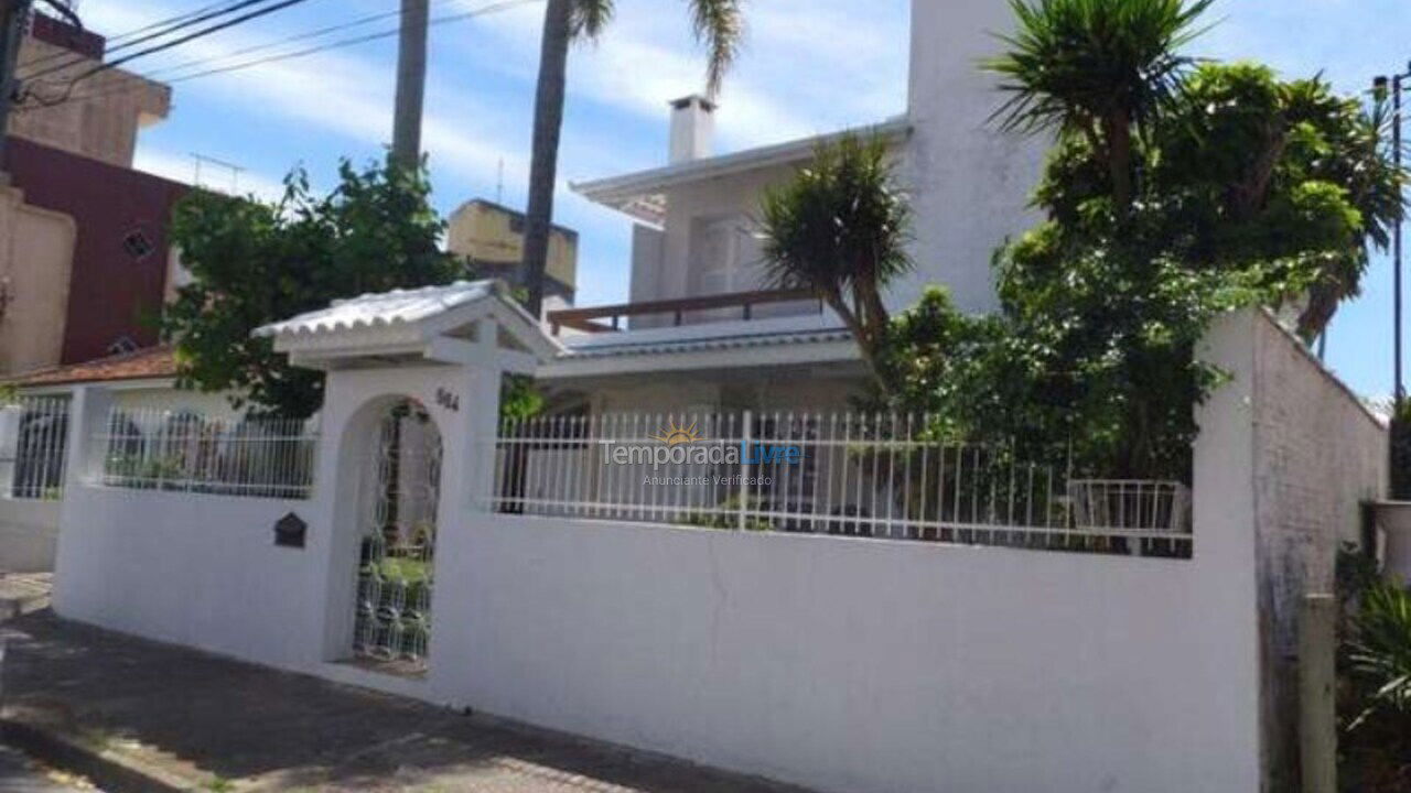 Casa para aluguel de temporada em Florianopolis (Canasvieiras)