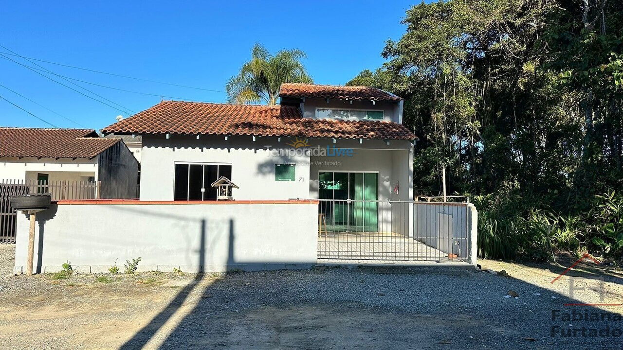 Casa para aluguel de temporada em São Francisco do Sul (Ubatuba)