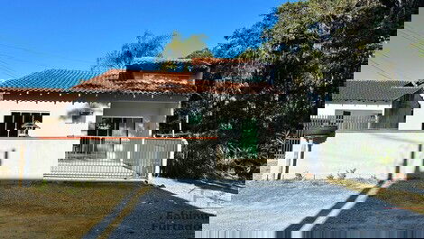 Casa em Ubatuba, S.F.S - com AC - 8 Pessoas