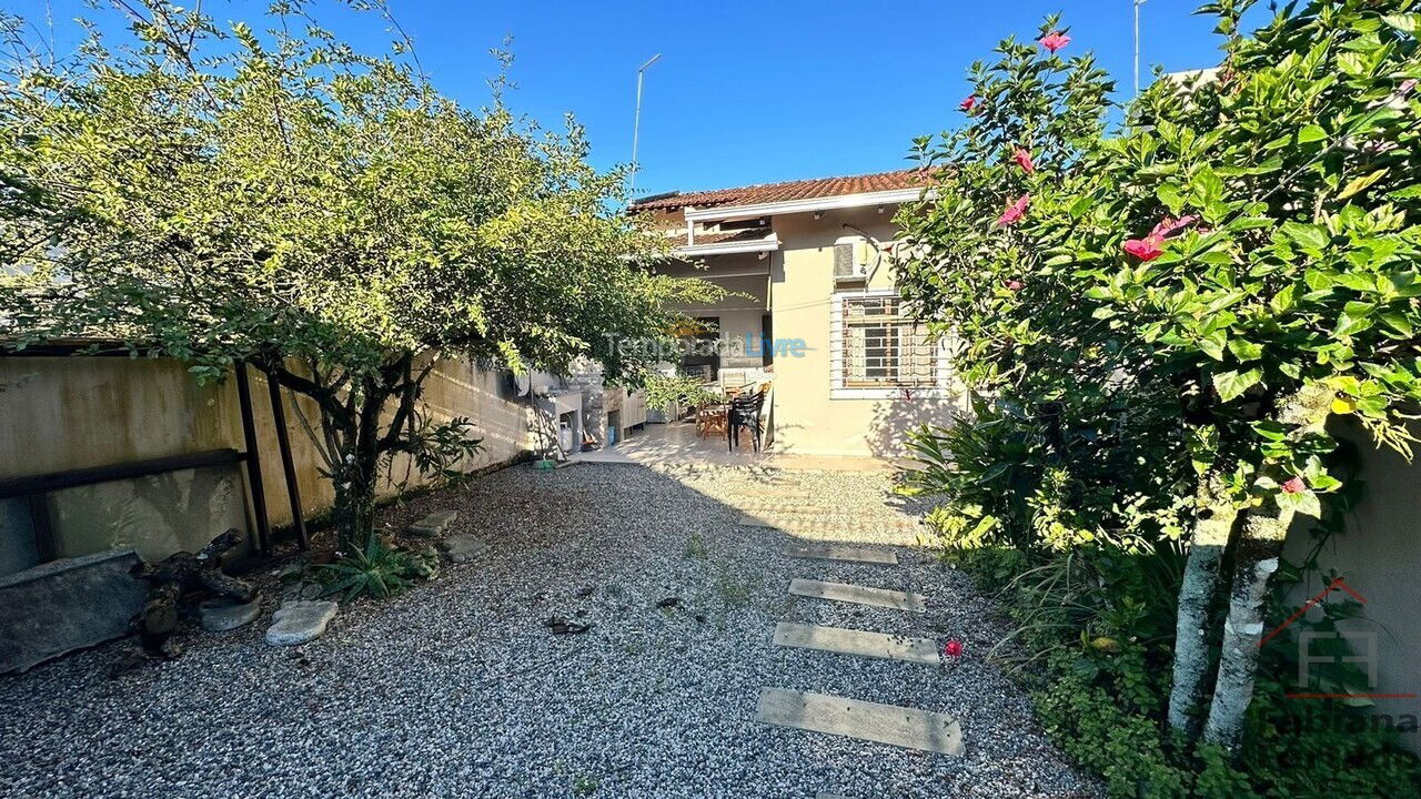 Casa para aluguel de temporada em São Francisco do Sul (Ubatuba)