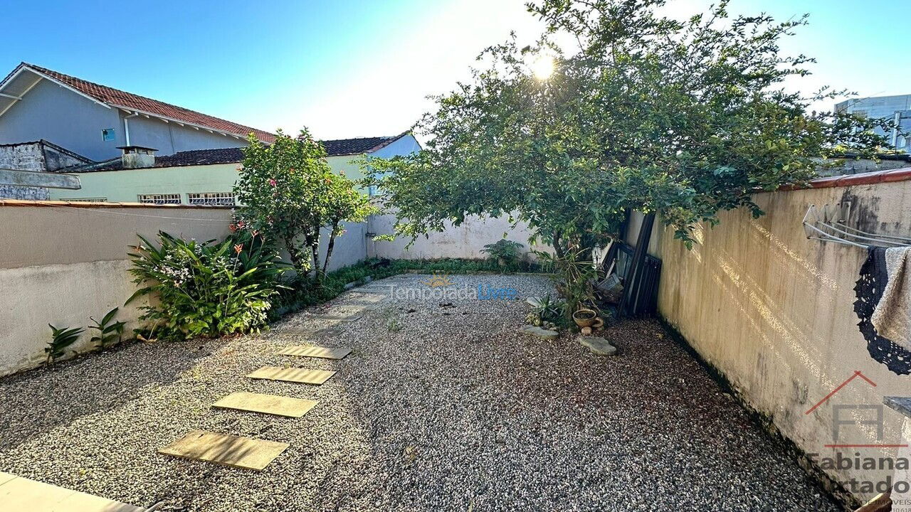 Casa para aluguel de temporada em São Francisco do Sul (Ubatuba)