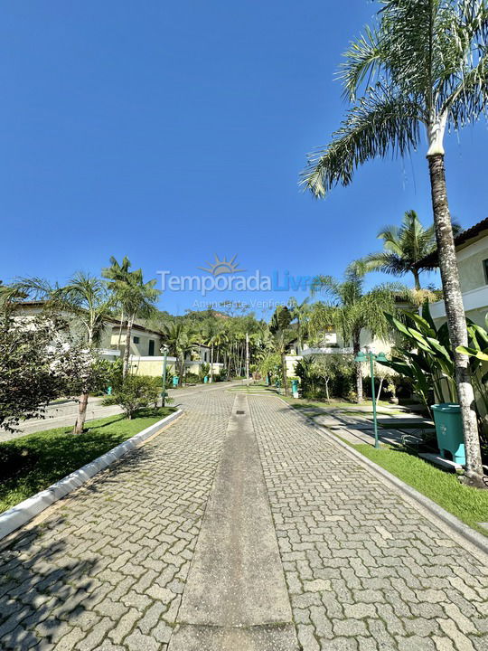 Casa para aluguel de temporada em São Sebastião (Barra do Sahy)