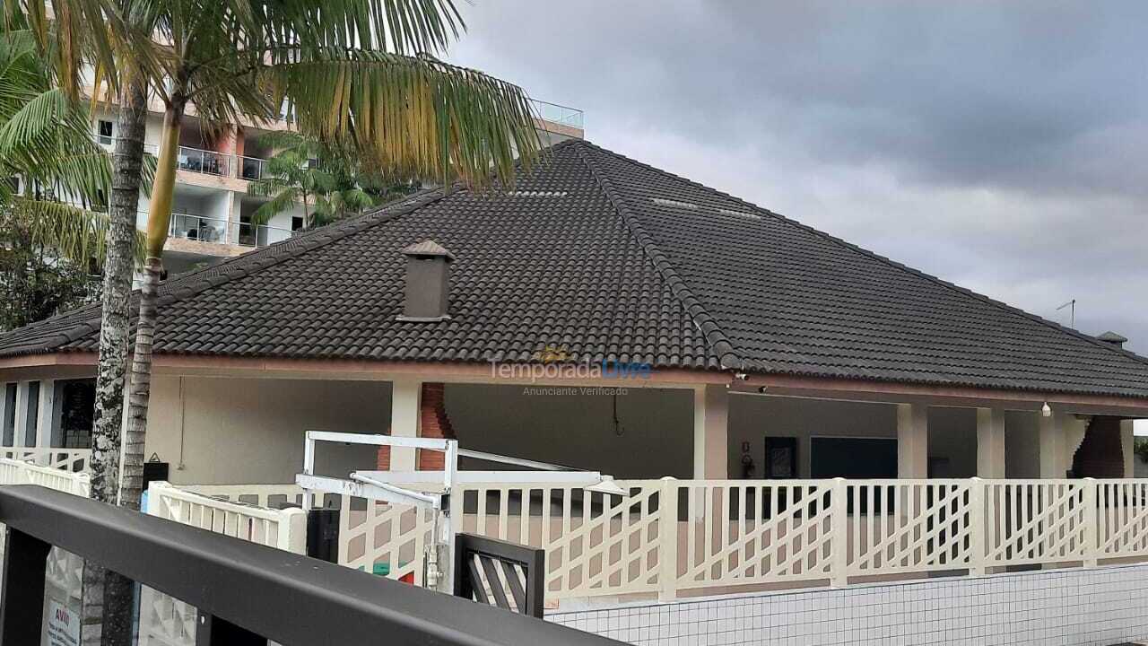 Casa para aluguel de temporada em Bertioga (Vila Clais)