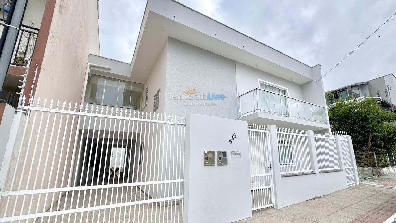 House for vacation rental in Balneário Camboriú (Nações)