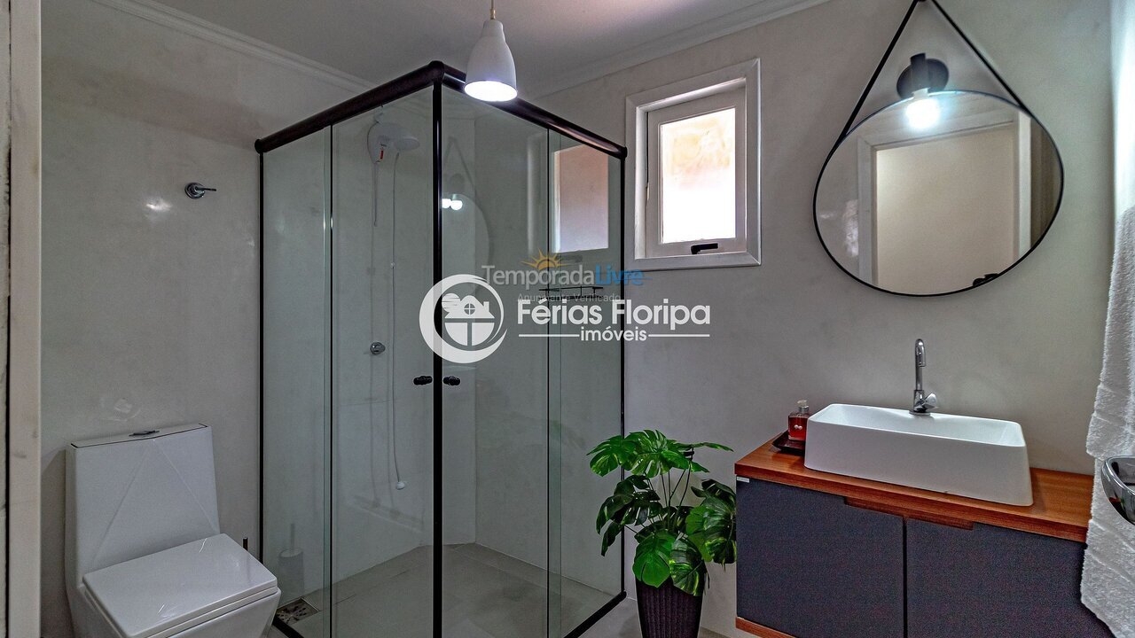 Casa para aluguel de temporada em Florianopolis (Campeche)