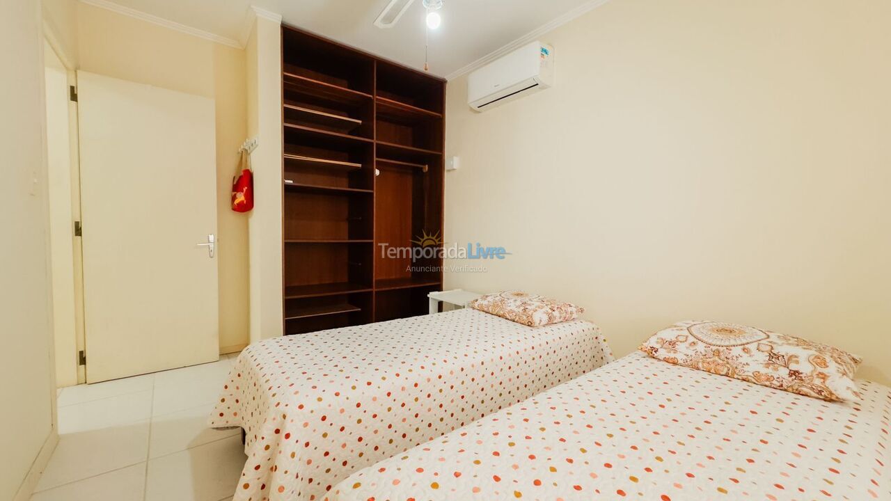 Apartment for vacation rental in Bombinhas (Bombinhas Centro)