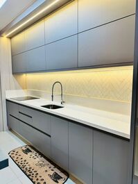 Lindo apartamento com 02 dormitórios Ingleses Norte