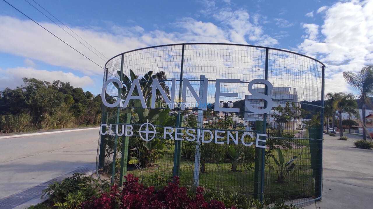 Apartamento para aluguel de temporada em Florianopolis (Praia dos Ingleses)