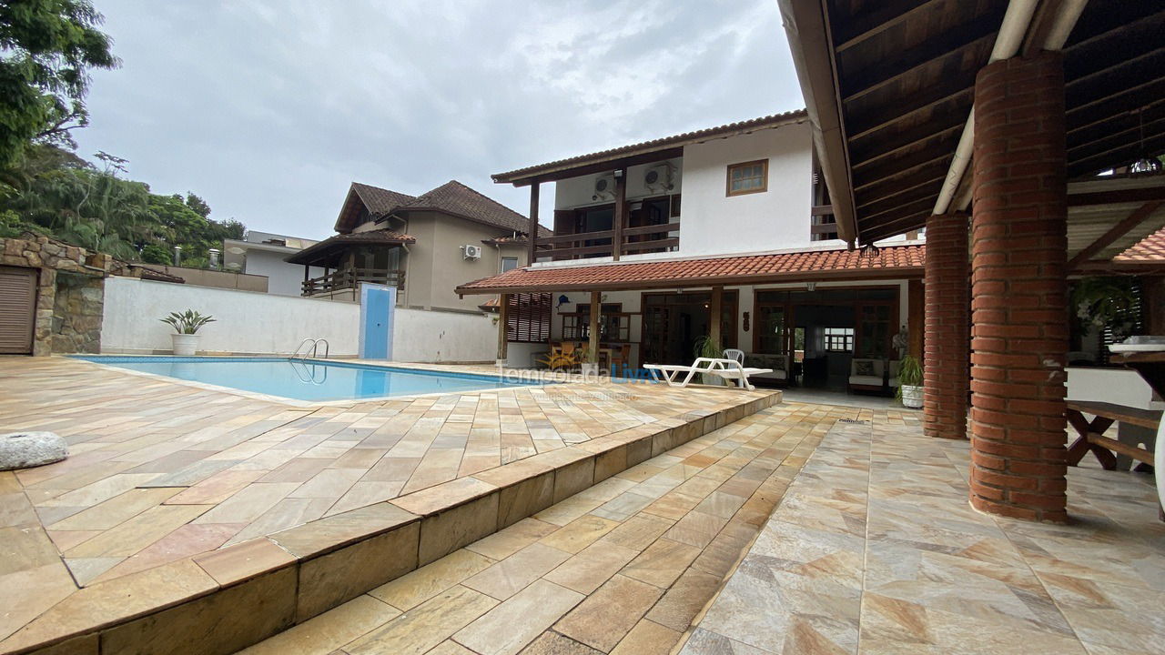 Casa para aluguel de temporada em Bertioga (Riviera de São Lourenço)