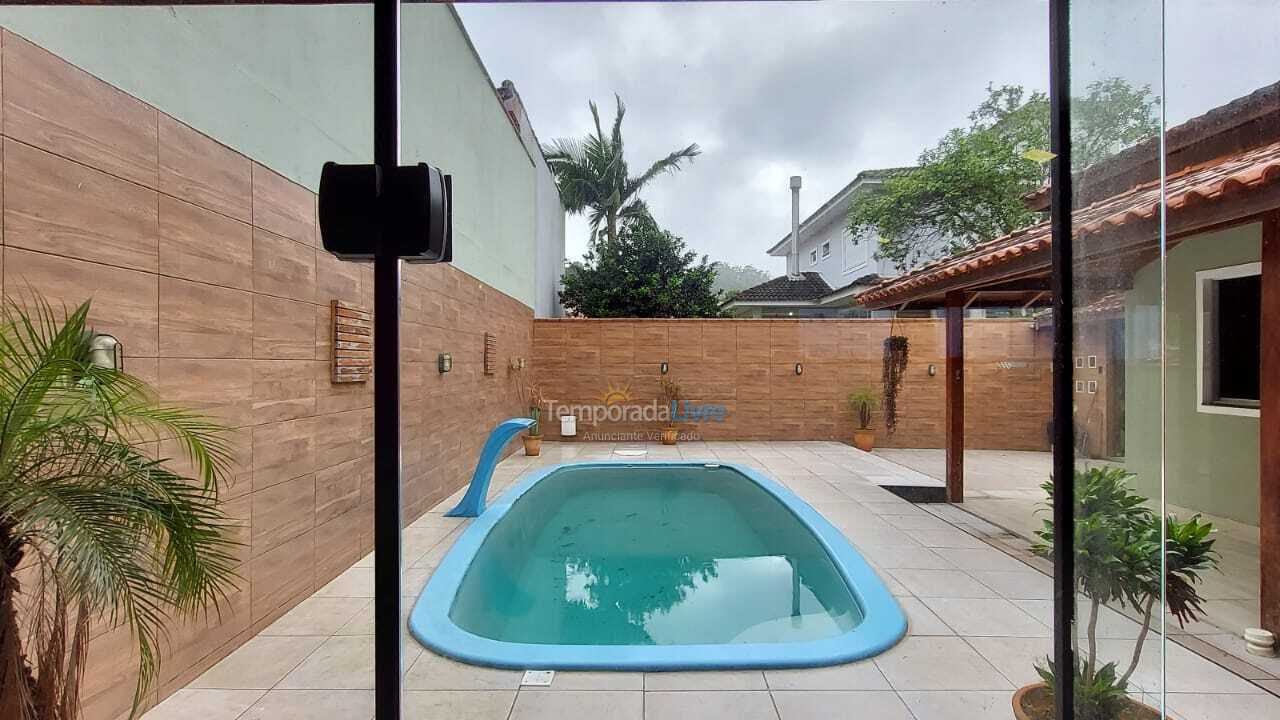 Casa para aluguel de temporada em Florianópolis (Cachoeira do Bom Jesus)