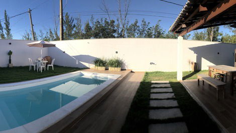 Piscina e área externa