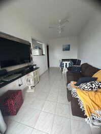 APARTAMENTO PARA 6 PERSONAS CERCA DE PLAYA MARACANÁ - PRAIA GRANDE