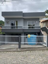 Casa em Bombinhas 120 metros da praia