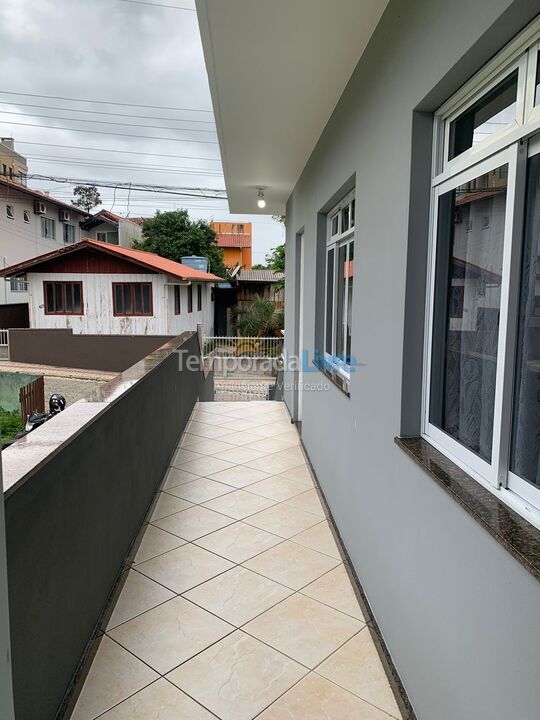 Casa para aluguel de temporada em Bombinhas (Praia de Bombinhas)