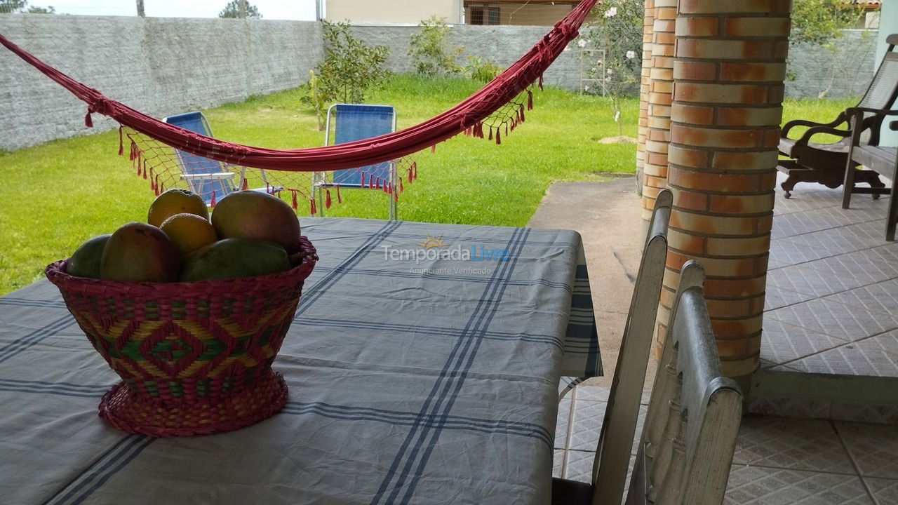 Casa para aluguel de temporada em Florianopolis (Campeche)