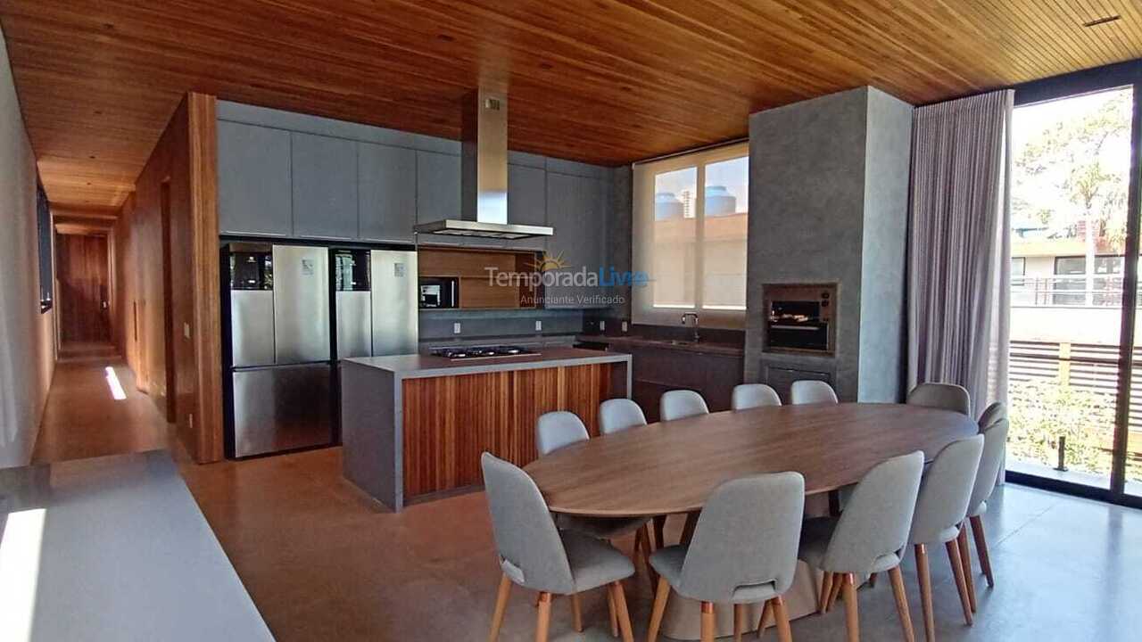 House for vacation rental in São Sebastião (Praia da Baleia)