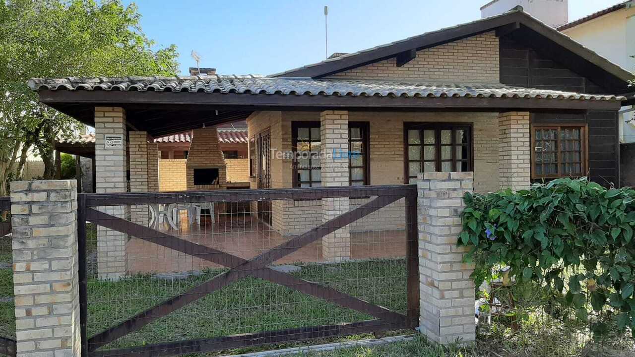 Casa para aluguel de temporada em Garopaba (Praia da Ferrugem)