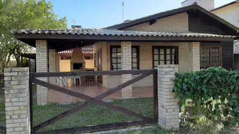 Casa para alugar em Garopaba - Praia da Ferrugem