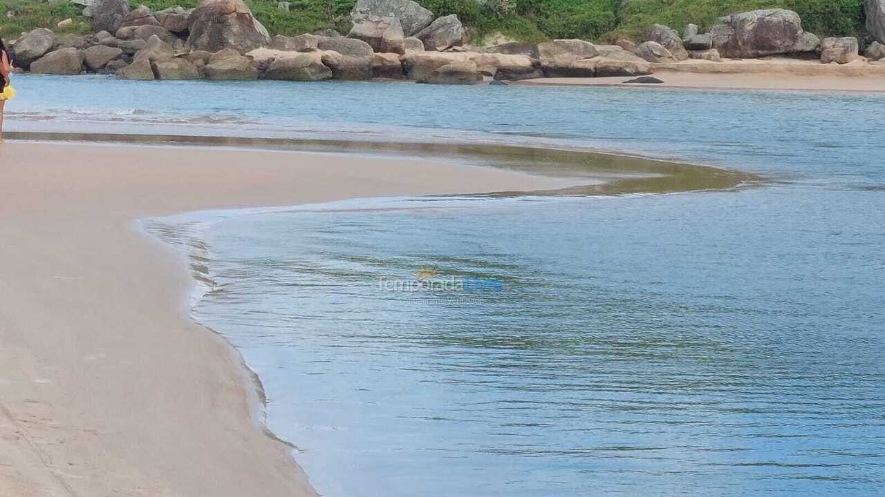 Casa para aluguel de temporada em Garopaba (Praia da Ferrugem)