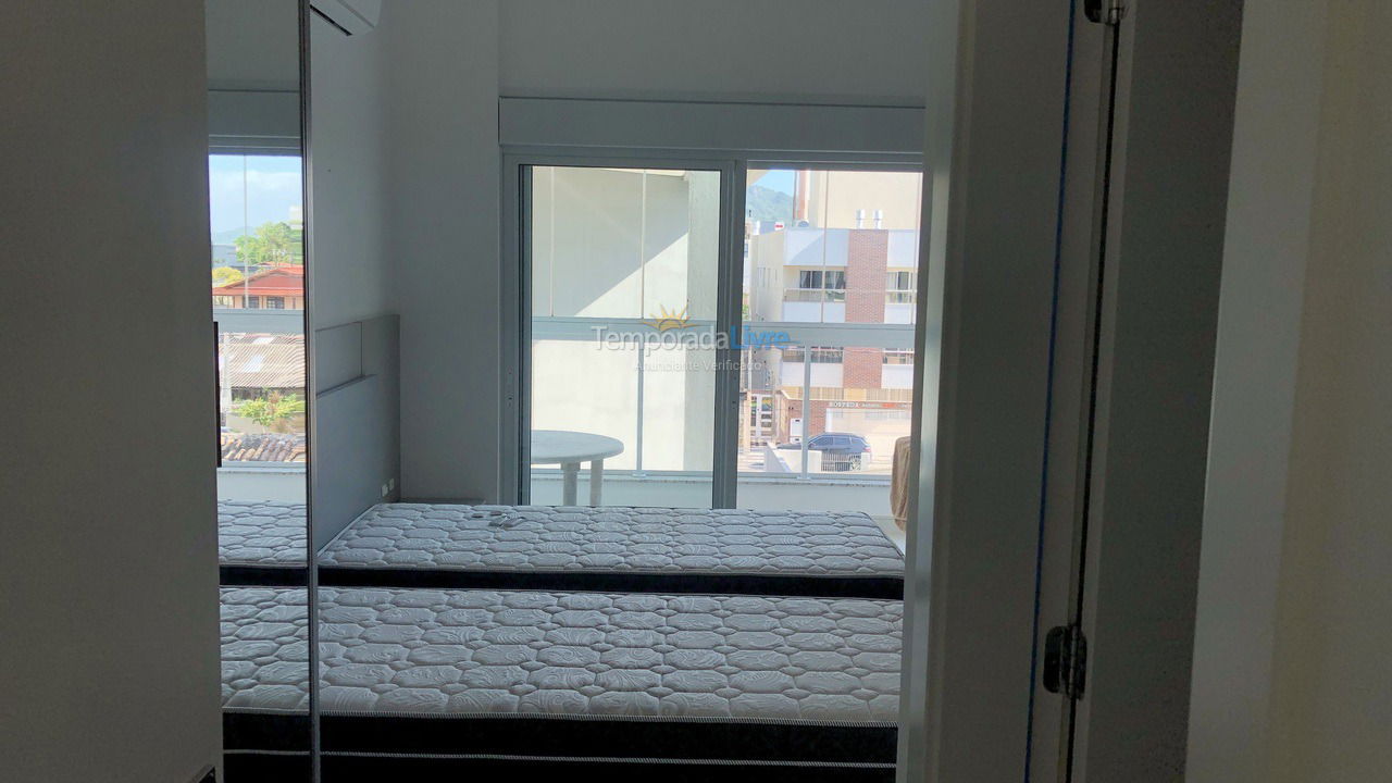 Apartamento para aluguel de temporada em Bombinhas (Canto Grande)