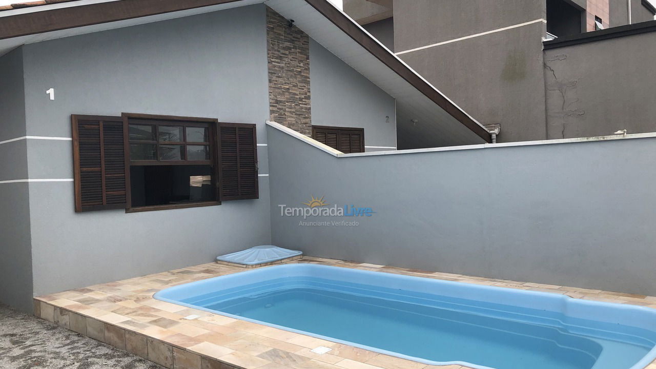 Casa para alquiler de vacaciones em Guaratuba (Balneário Eliane)