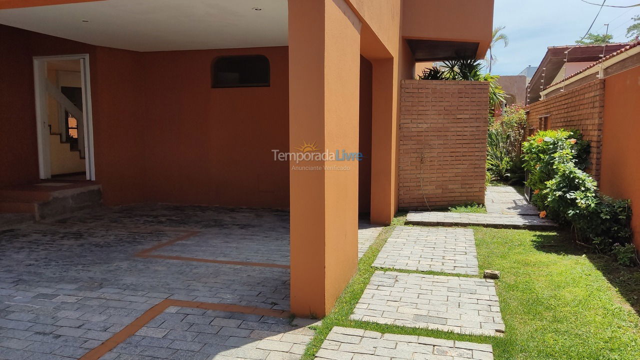 Casa para aluguel de temporada em Guarujá (Praia do Pernambuco)