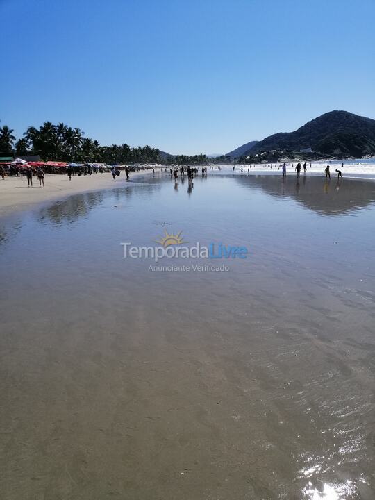 Casa para aluguel de temporada em Guarujá (Praia do Pernambuco)