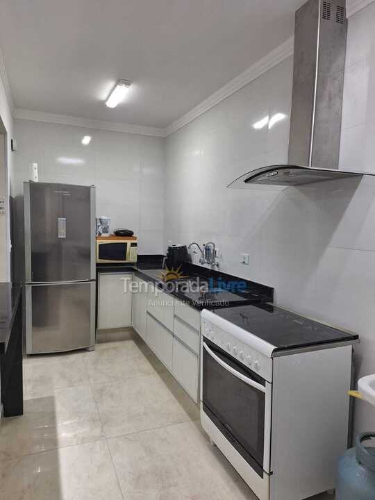 Apartamento para aluguel de temporada em Guarujá (Enseada)