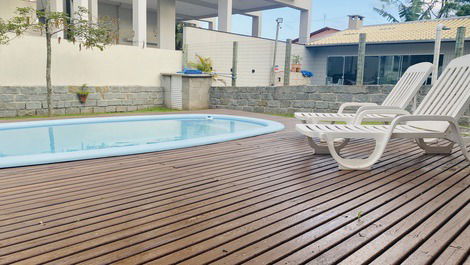 Hermosa casa con piscina para 9 personas Mariscal