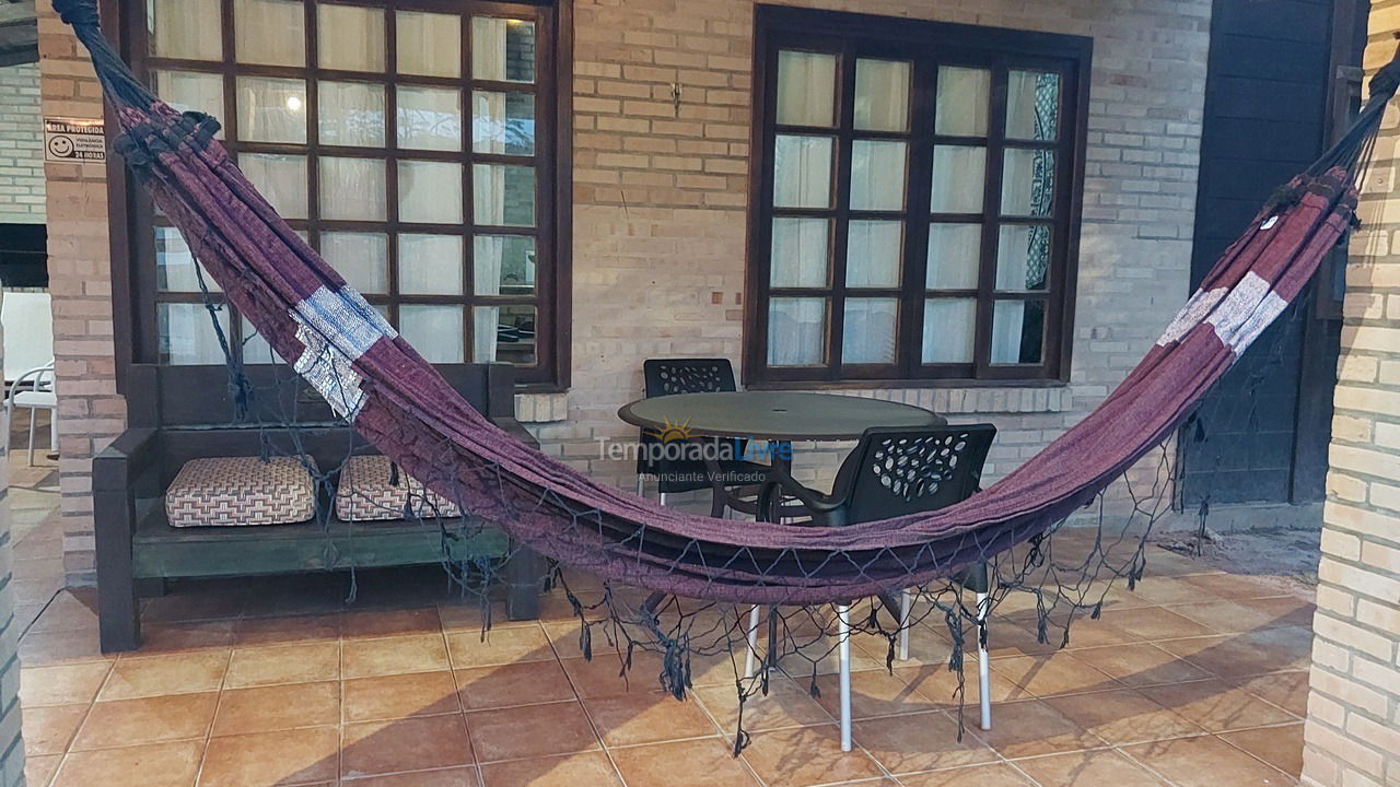 Casa para aluguel de temporada em Garopaba (Praia da Ferrugem)