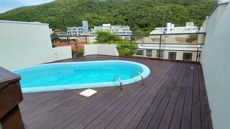 SEAFRONT TRIPLEX WITH POOL - 4 BEDROOMS