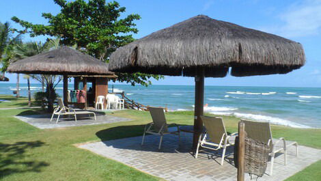 GUARAJUBA in front of the beach "Feet in the Sand"