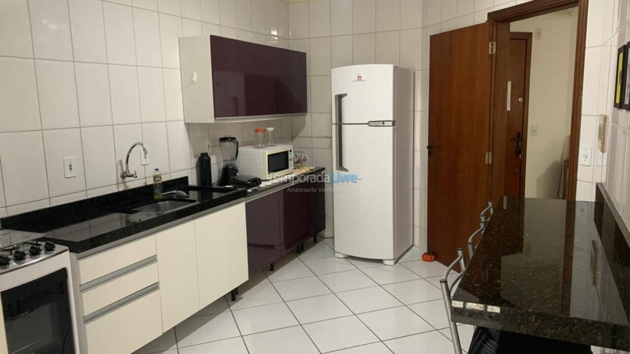 Apartamento para aluguel de temporada em Itapema (Meia Praia)