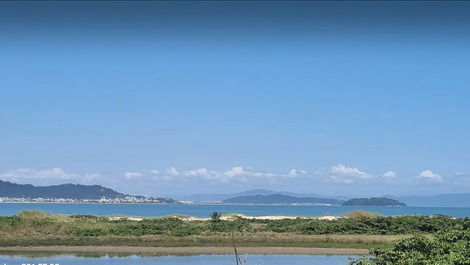 Casa en la playa de Ponta das Canas