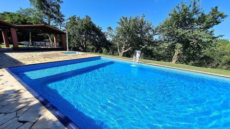 Sítio com piscina e área de fogueira LT0036