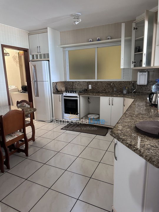 Apartamento para aluguel de temporada em Balneário Camboriú (Praia Central)