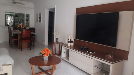 APARTAMENTO GRANDE CON AIRE Y TV EN 3DORM.E HABITACIÓN, NET, WIFI, 2 GARS, SERVICIO DE SERV.