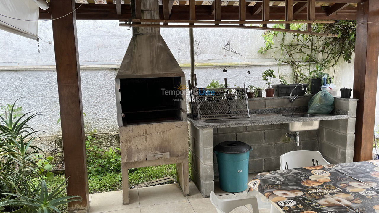 Casa para aluguel de temporada em Ubatuba (Enseada)