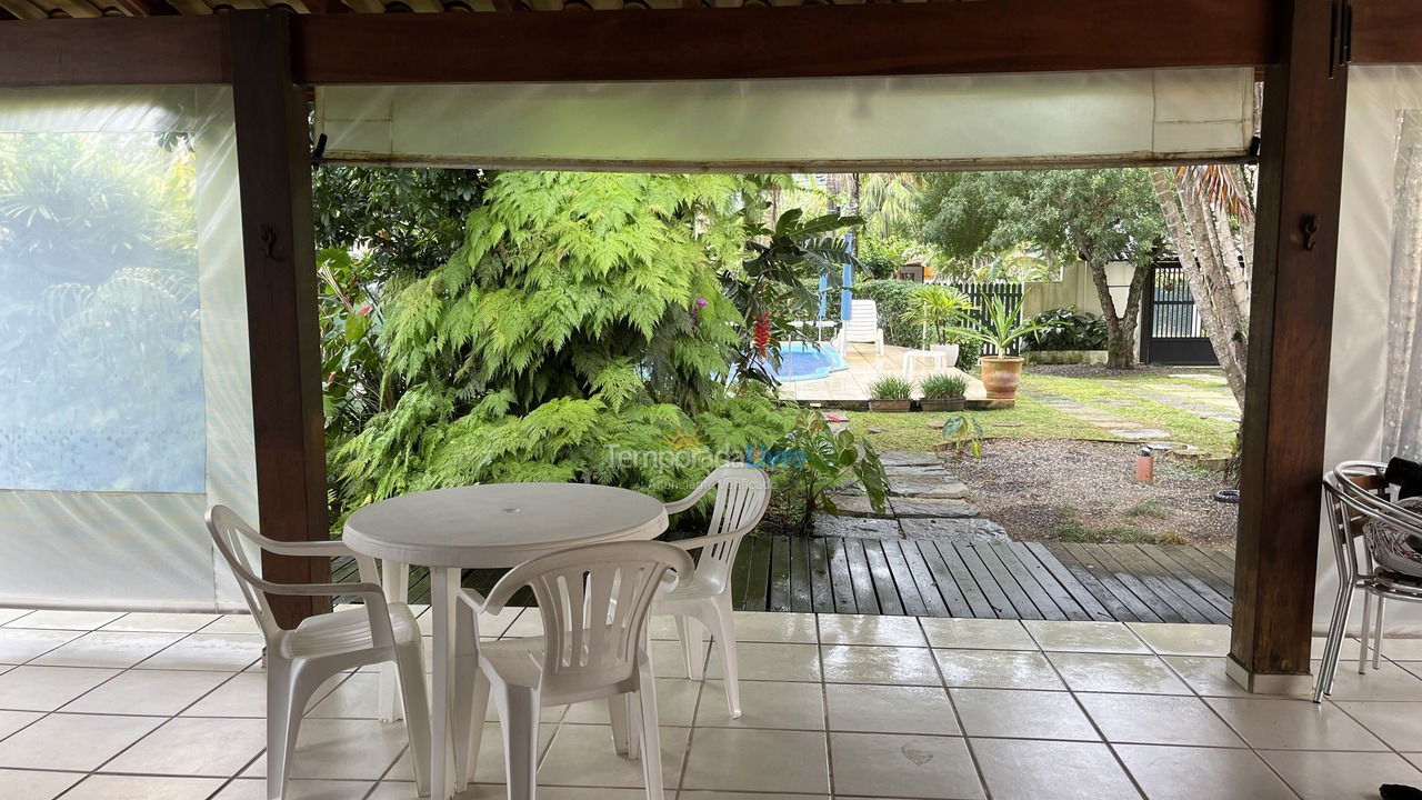 Casa para aluguel de temporada em Ubatuba (Enseada)