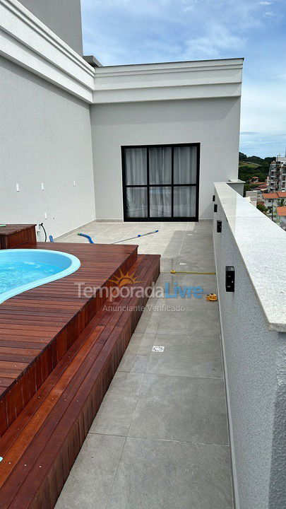 Apartamento para aluguel de temporada em Governador Celso Ramos (Praia Grande)