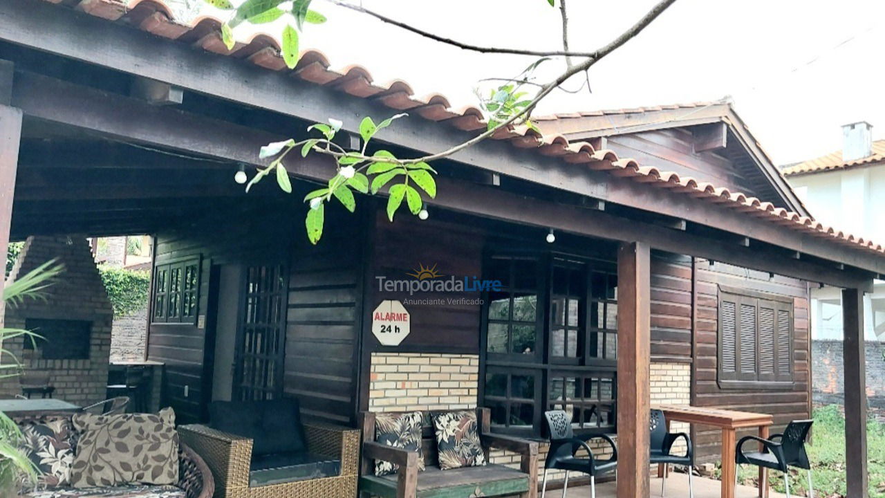 Casa para aluguel de temporada em Garopaba (Praia da Ferrugem)