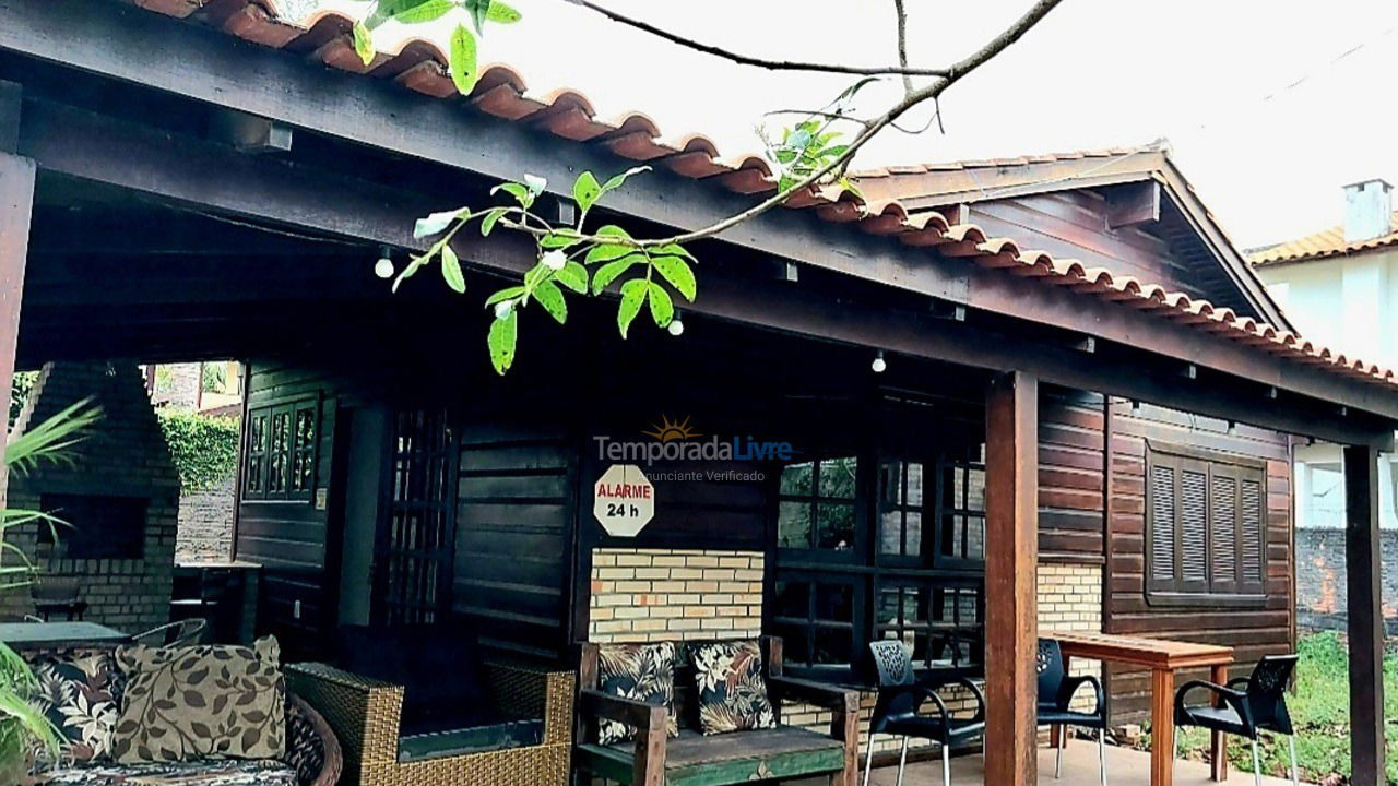 Casa para aluguel de temporada em Garopaba (Praia da Ferrugem)