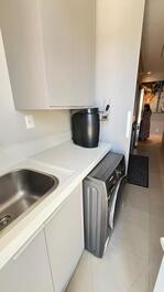 Beautiful penthouse with 3 Jacuzzi suites, complete condominium,